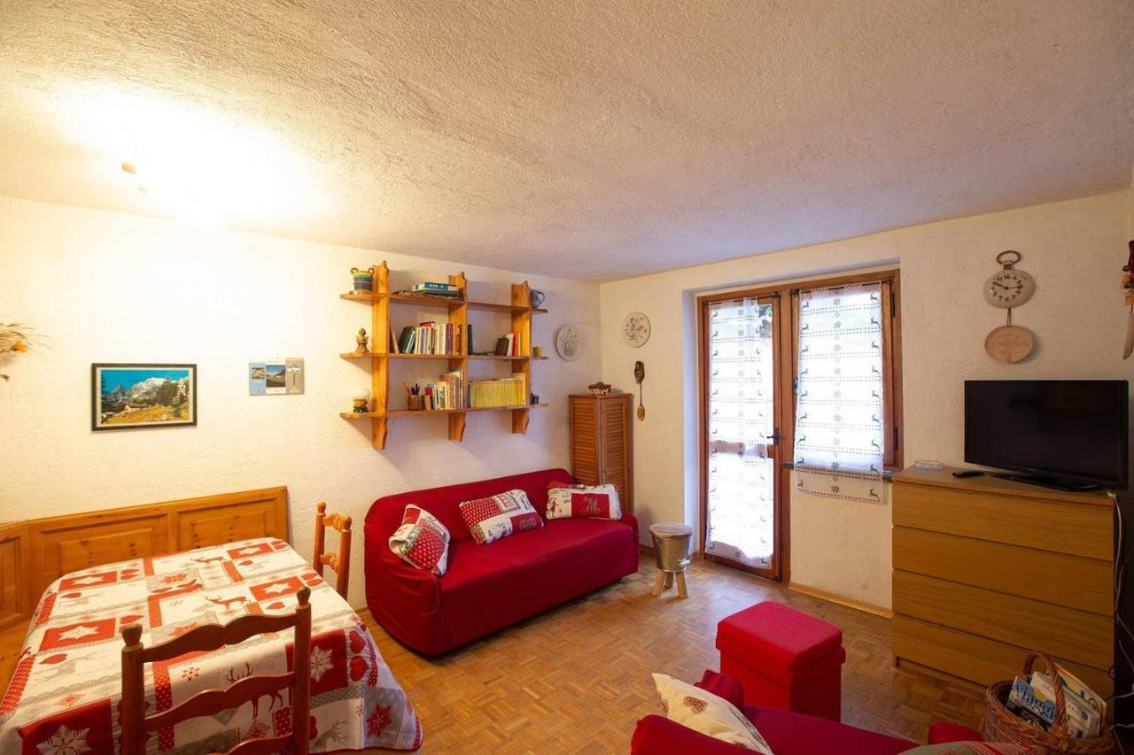 Appartement ALTIDO Flat for 6, in the Historic Town Pré-Saint-Didier Extérieur photo